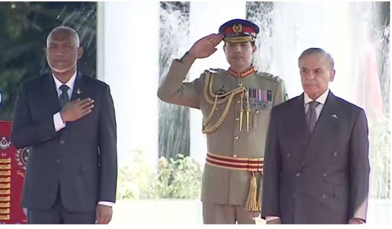 Maldives President Receives Guard of Honour at PM House During Historic Pakistan Visit